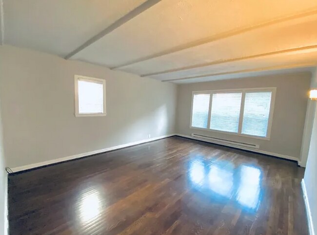 Foto del edificio - 421 Summit Ave E