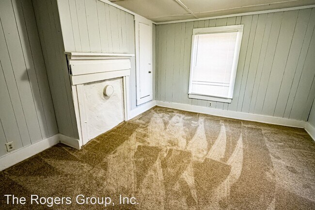Building Photo - 2 br, 1 bath House - 95 Ellington Rd.