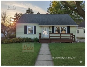 Building Photo - 205 N Mill St