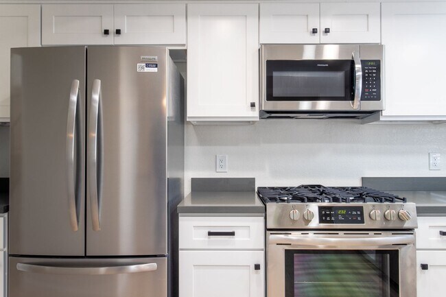 Building Photo - 28525 Avenida La Paz