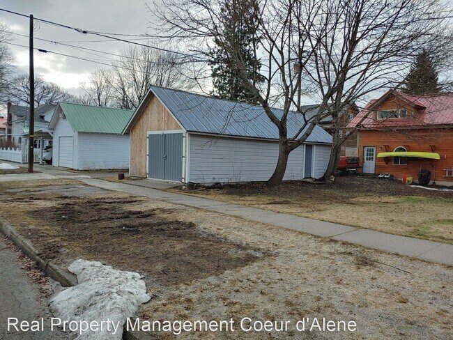 Building Photo - 2 br, 1 bath House - 522 N Boyer Ave.