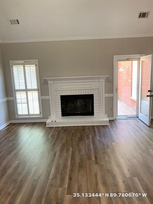 Building Photo - GET 1ST FULL MONTH’S RENT FREE - 8447 Stok...