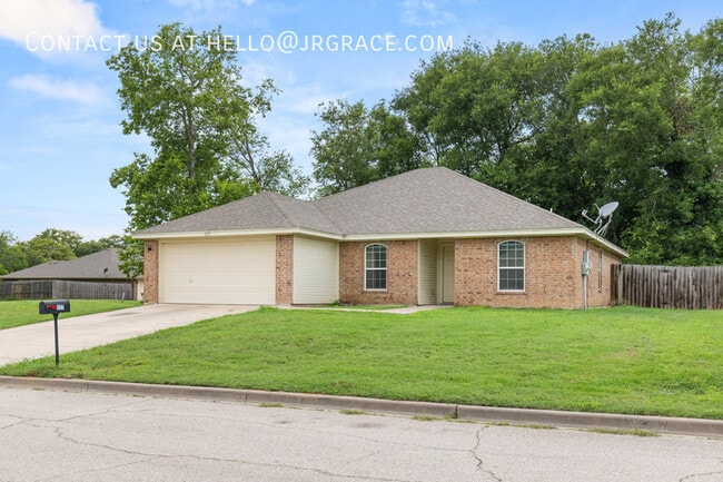 Building Photo - 227 Woodlands-