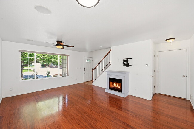 Building Photo - $2,540.95 with $300 off the first month's rent, 3 Beds - 1 Bath, Single Family Home in Denver wit...