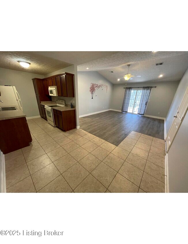 Foto principal - 12400 Brothers Ave