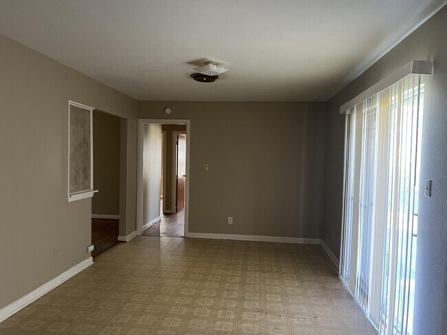 Foto del edificio - 1105 Pine Dr