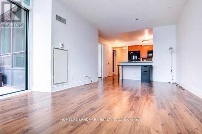 Building Photo - 25 Greenview Ave