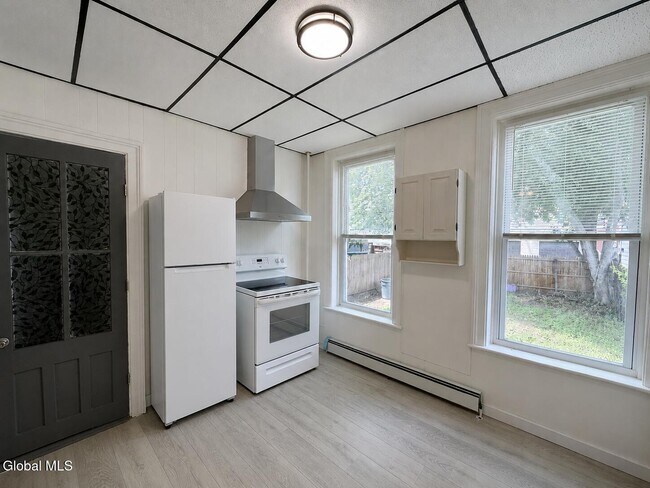 Building Photo - 379 3rd St
