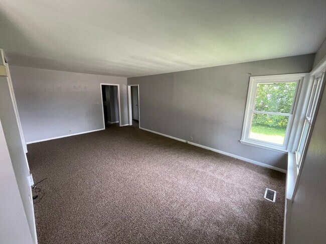 Living Room - 1137 Knox St