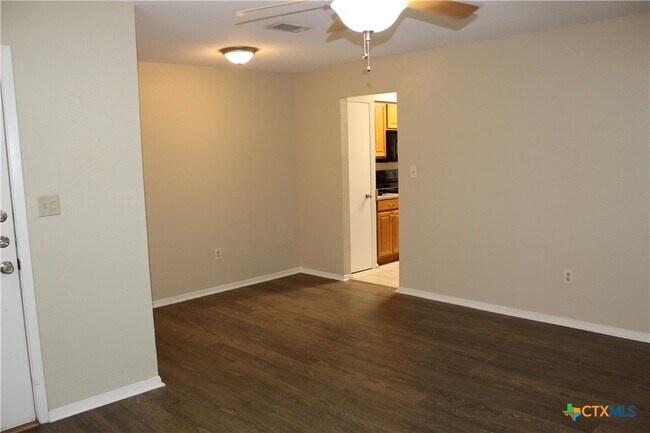 Building Photo - 229 Craddock Ave