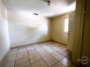 Building Photo - 130 E Carver Dr