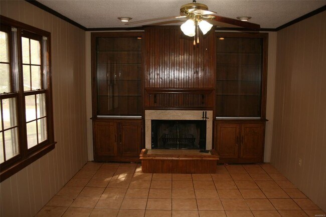 Building Photo - 3944 Johnstown Dr