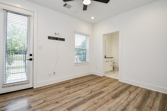 Foto del edificio - 2404 Hadley St