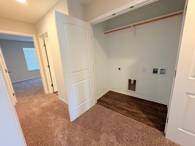 Building Photo - 2 Bed Single Level Home in Raymore