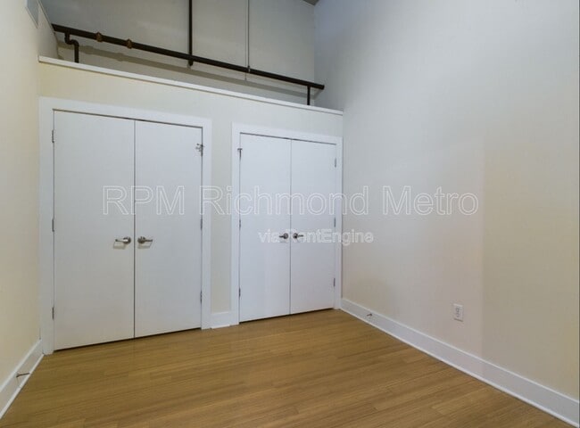Building Photo - 815 Perry St