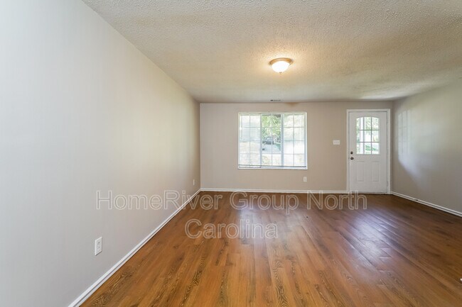 Building Photo - 2700 Studley Rd