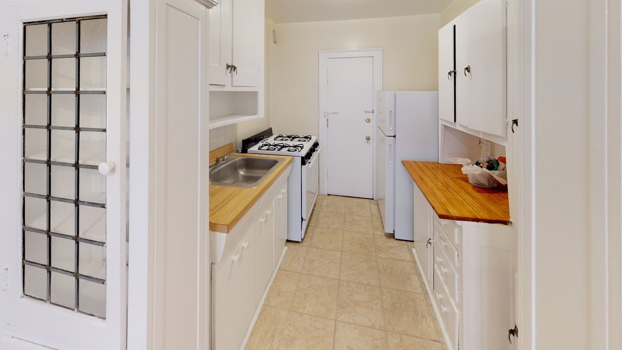 Photo - Lewis Manor Apartments