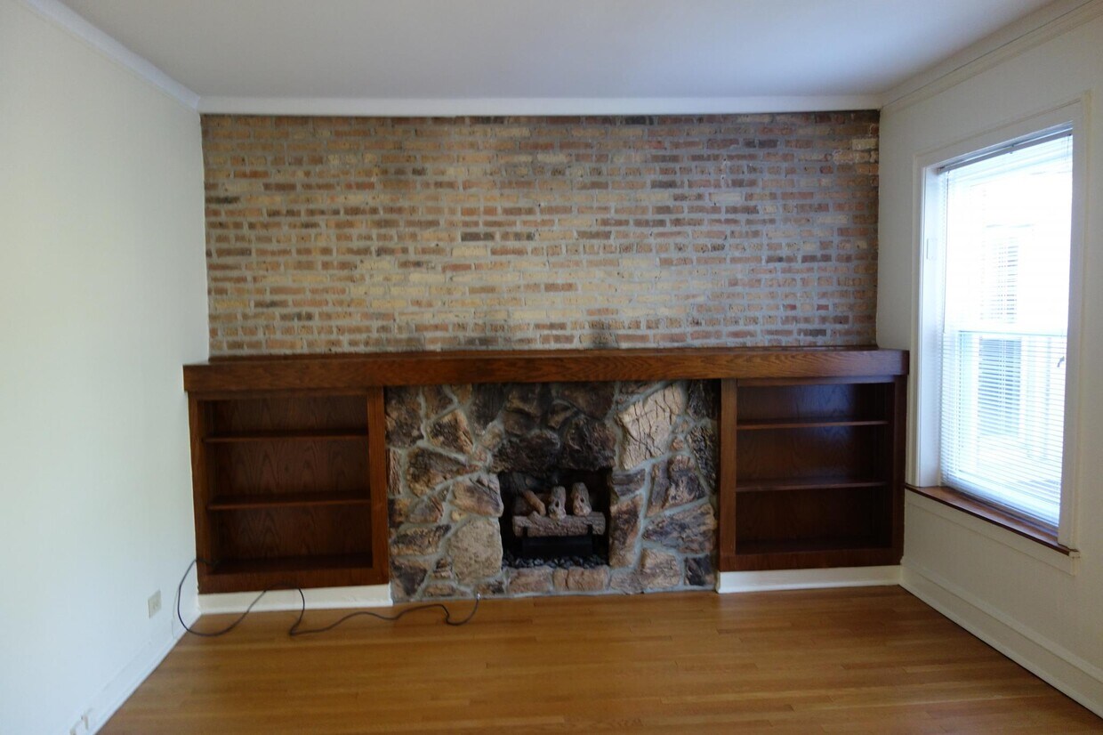Fireplace - 6629 N Glenwood Ave