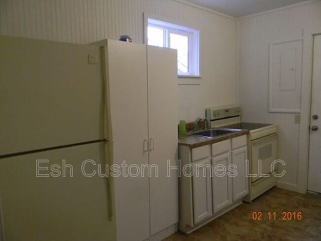 Building Photo - 135 W 3rd St