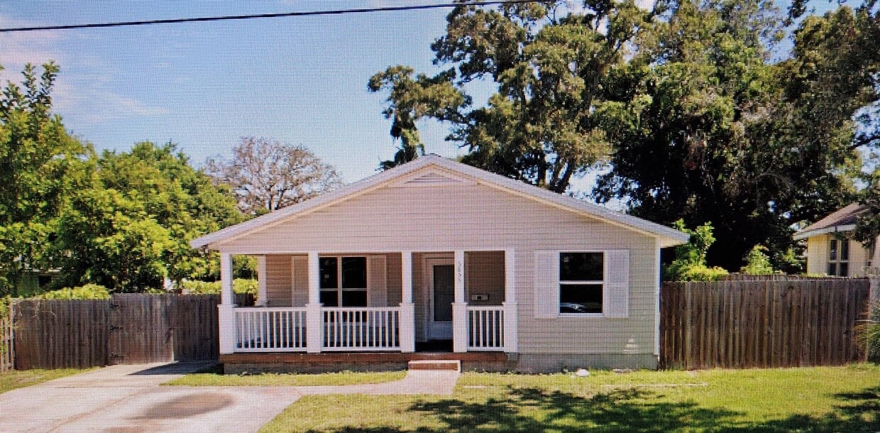 Photo - 3855 8th Ave S (Saint Petersburg, FL)