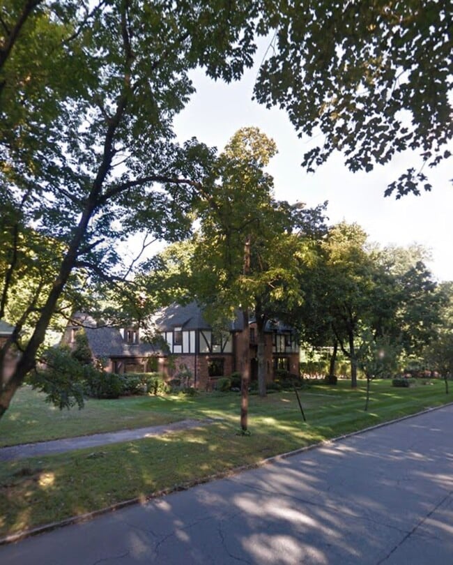 Building Photo - 511 Trafton Rd