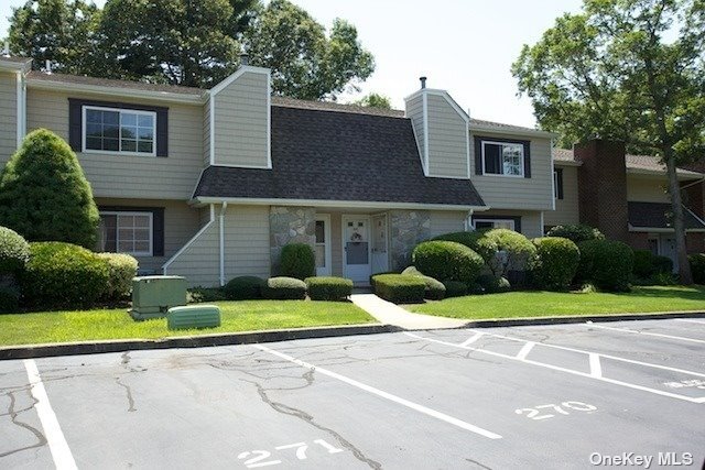 Foto del edificio - 325 Lake Pointe Ct