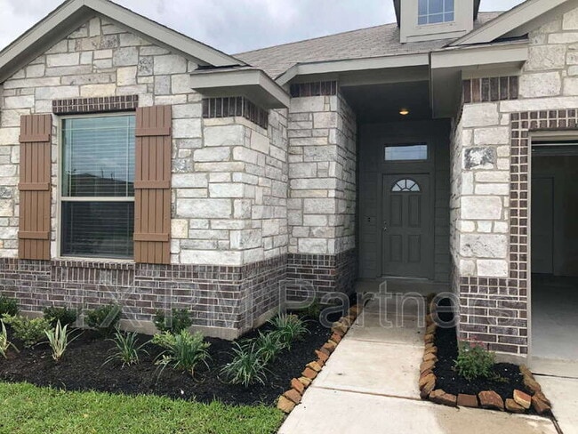 Building Photo - 206 White Wing Ln