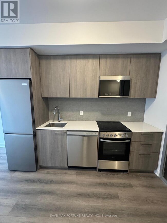 Photo du bâtiment - 7439 Kingston Rd