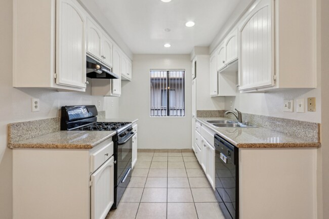 Foto del edificio - 725 E Providencia Ave