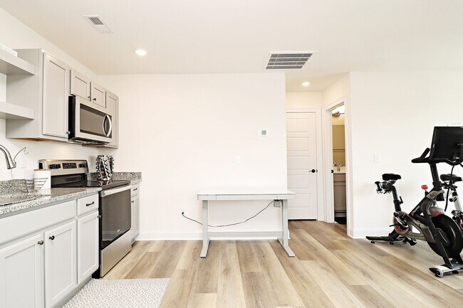 Foto del edificio - Pet-Friendly Studio Apartment in Desirable...