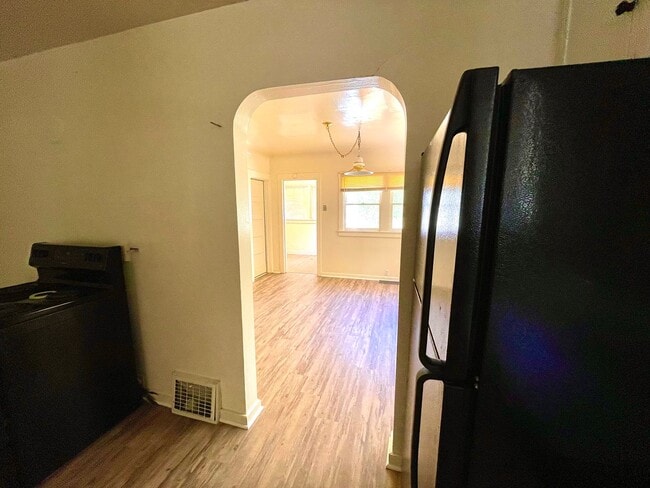 Building Photo - 3 Bedroom 1 bath home in Nevada City