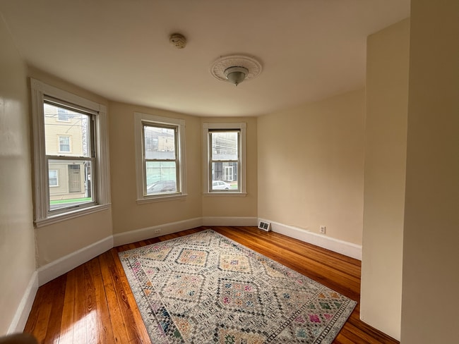Building Photo - 259 Beacon St