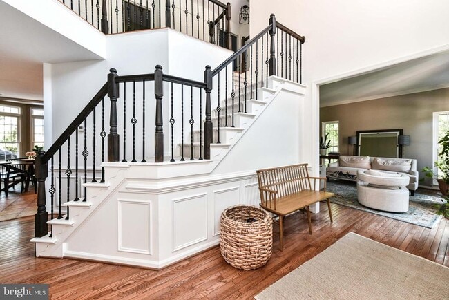 Building Photo - 641 Meade Dr SW