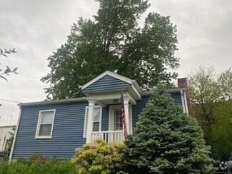 Building Photo - 13 Parker Ave