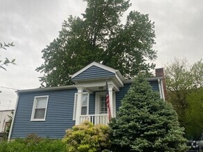 Building Photo - 13 Parker Ave