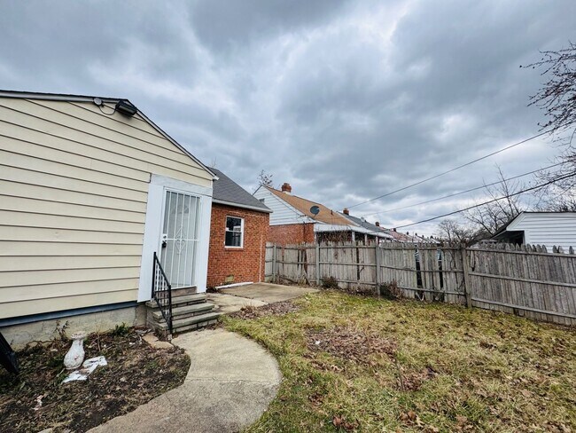 Foto del edificio - Comfort Meets Convenience: Beautiful 5-Bedroom Single-Family Home Family-Friendly