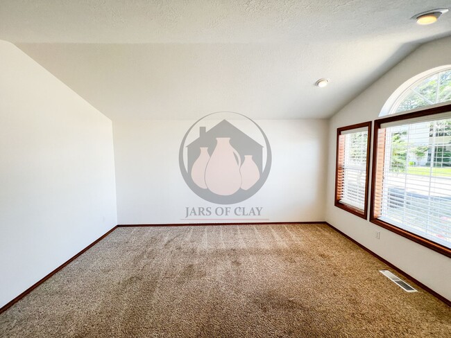 Building Photo - Single Level Home in Canby - Available Now