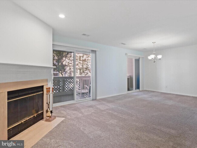 Foto del edificio - 12894 Grays Pointe Rd