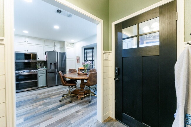 Building Photo - 6037 72nd St