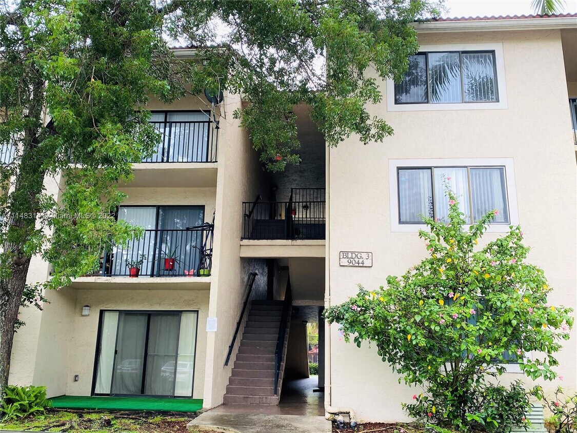 Primary Photo - 9044 W Atlantic Blvd