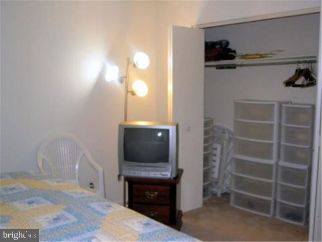 Foto del edificio - 317 Sayre Dr