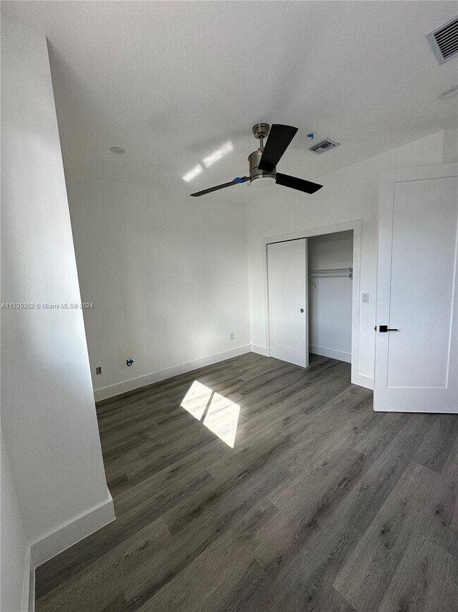 Foto del edificio - 4631 SW 32nd Ave