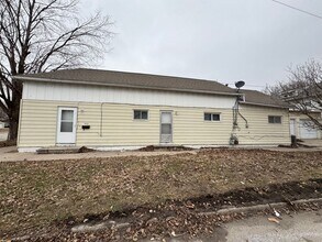 Building Photo - 406 N 14th St