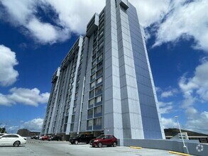 Building Photo - 3045 Ala Napuaa Pl