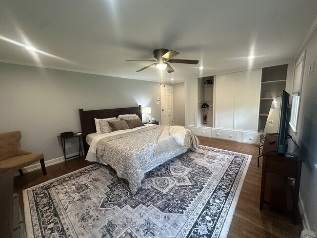 Foto del edificio - Furnished 3-Bedroom Single-Family Home in West Falls