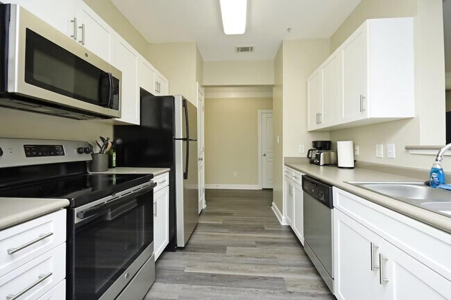 Building Photo - 2431 Brisbane Woods Way