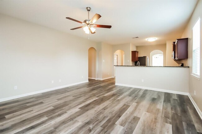 Building Photo - 1030 Arnica St