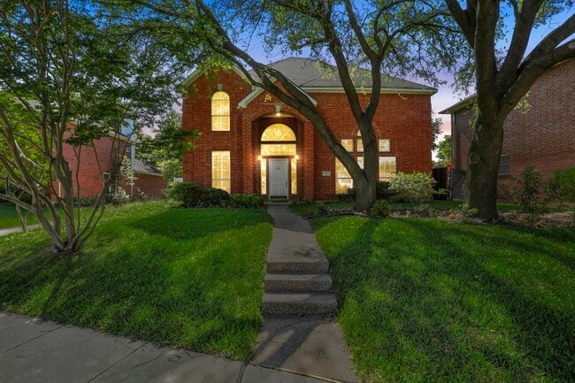 Building Photo - 740 Fairlawn St