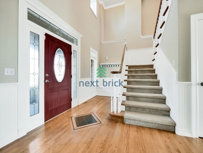 Building Photo - Stunning 4bed/2.5bath Norris Home with a V...