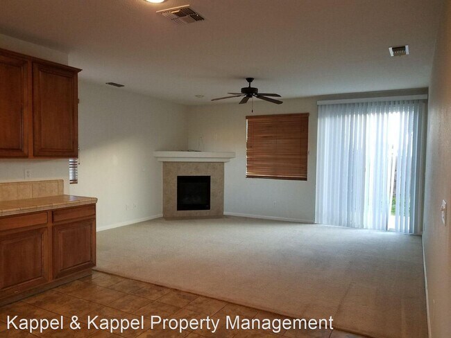 Building Photo - 4 br, 2.5 bath House - 1612 Harrisburg